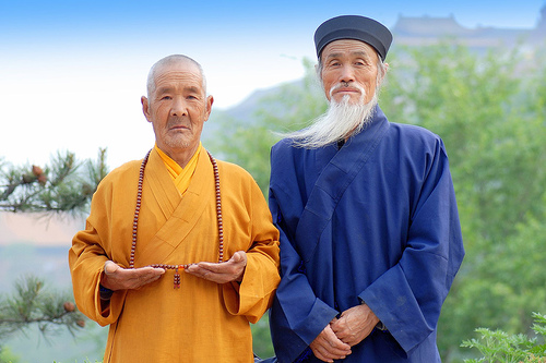 buddhist_monk_and_taoist_priest_mount_wutai_shanxi_china.png